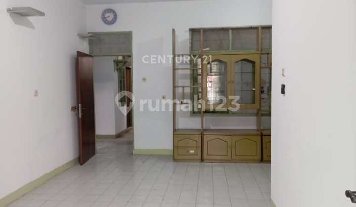 Comfortable, Move-In Ready, and Strategically Located House in Taman Kopo Indah, Bandung Comfortable, Move-In Ready, and Strategically Located House in Taman Kopo Indah, Bandung