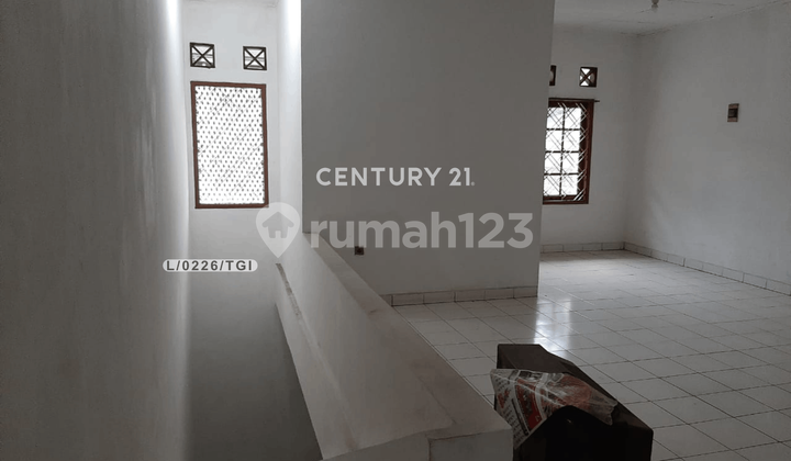 For Rent 2-Storey Strategic Shop House in Taman Kopo Indah 1 Bandung For Rent 2-Storey Strategic Shop House in Taman Kopo Indah 1 Bandung