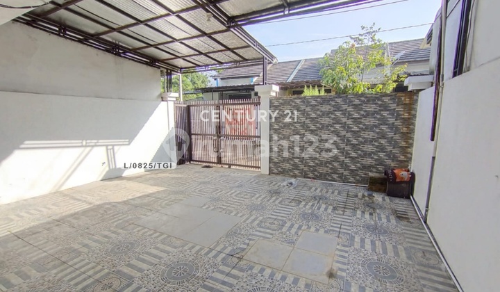 Ready-to-Occupy Comfortable and Strategic House in Batujajar, Bandung