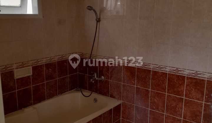 Clean, Well-Maintained, Beautiful, Comfortable House 2