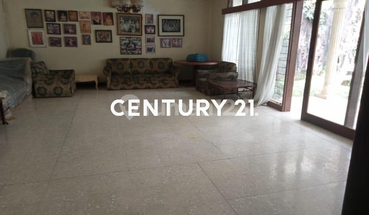 For Sale Old House in Elite Mampang Housing Complex 2