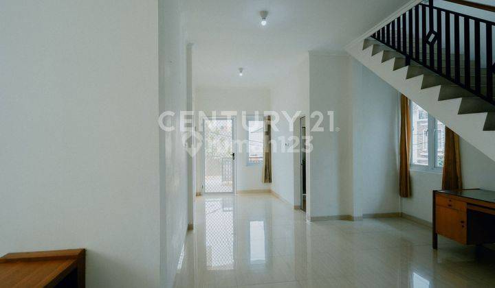 RUMAH KONTRAKAN 3 LANTAI DI KAMPUNG AMBON KAYU PUTIH  2