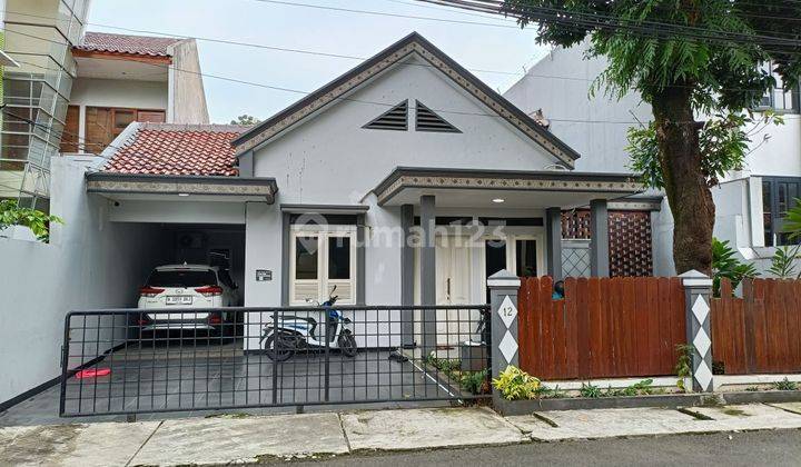 Rumah cantik dua lantai di Cipayung di Jl Cipayung dua 1