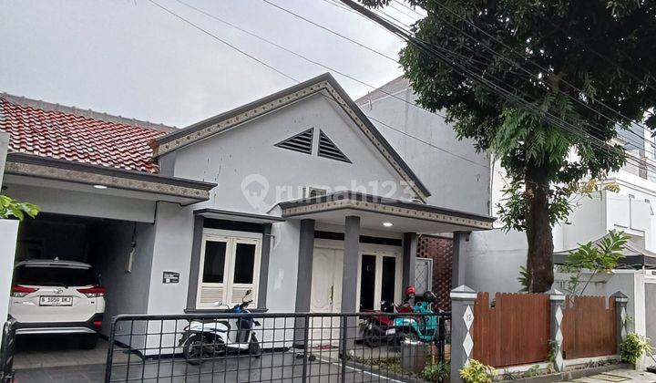 Rumah cantik dua lantai di Cipayung di Jl Cipayung dua 2