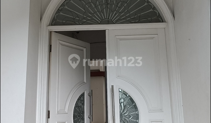 Rumah Cantik di Sekolah Duta Pondok Indah 2