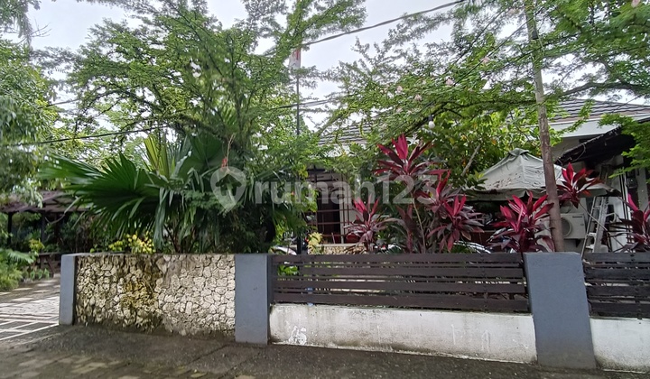 Rumah Usaha Restoran Terkenal Di Kota Padang 2