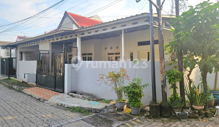 Wiguna House Gununganyar Surabaya Hook 205m2 Good SHM Well Maintained Ready to Occupy