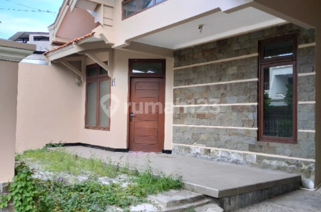 DEKAT KAMPUS UPN Disewakan Rumah Medokan Asri Rungkut Surabaya Timur Baru Renov 10x20 3KT Bisa Buat Kantor / Ditinggali DEKAT KAMPUS UPN Disewakan Rumah Medokan Asri Rungkut Surabaya Timur Baru Renov 10x20 3KT Bisa Buat Kantor / Ditinggali