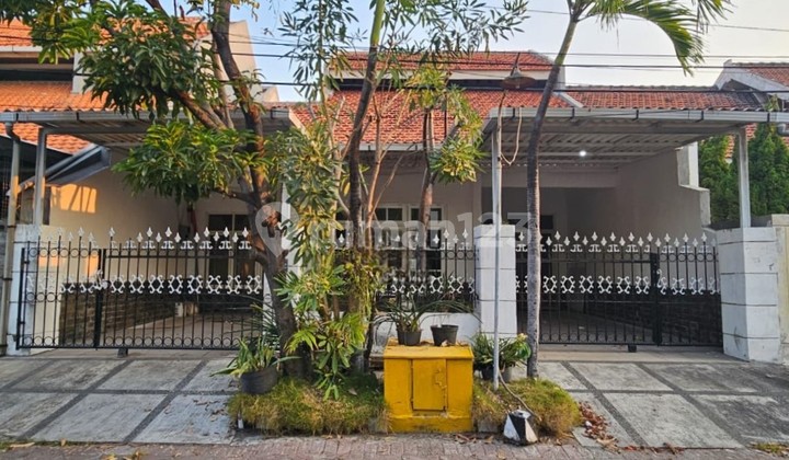 For Rent: Rungkut Asri East Surabaya House 10x20 2 Floors 4 Rooms Good Condition Ready to Occupy For Rent: Rungkut Asri East Surabaya House 10x20 2 Floors 4 Rooms Good Condition Ready to Occupy