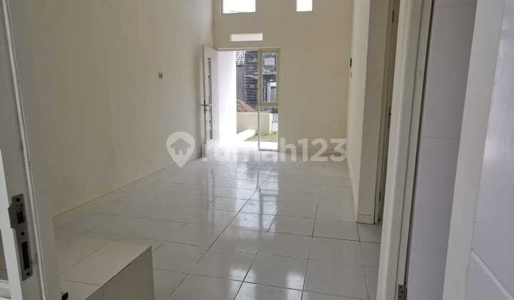 Brand New, Never Occupied Minimalist Home in Surya Breeze Jayaland Gedangan Sidoarjo, Around 500 Million, KPR with Low Down Payment. 2