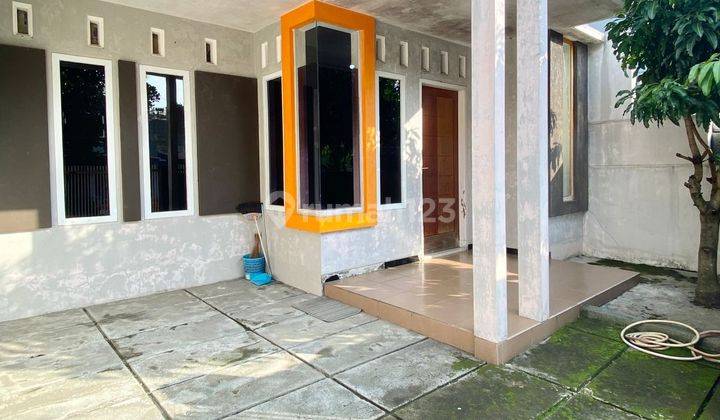 Flash Sale Sudah Renov Rumah Mininalis Riverside Blimbing Malang Kota Fasad Dpn Ciamik Interior Lapang 600jtan 1