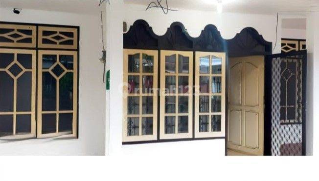 Rumah Second Sangat Terawat di Kutisari Indah Surabaya 1