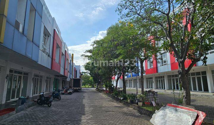 Hadap Icon Mall Dkt Gate Ruko 3 Lantai Green Garden Gresik Parkir Luas 1