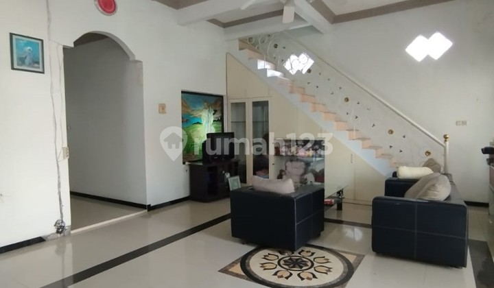 Rumah Medayu Rungkut Surabaya Timur Model Classic Mediteran 2 Lantai Besar Seperti Istana Cocok Buat yg Cari Prestise & Kenyamanan Rumah Medayu Rungkut Surabaya Timur Model Classic Mediteran 2 Lantai Besar Seperti Istana Cocok Buat yg Cari Prestise & Kenyamanan