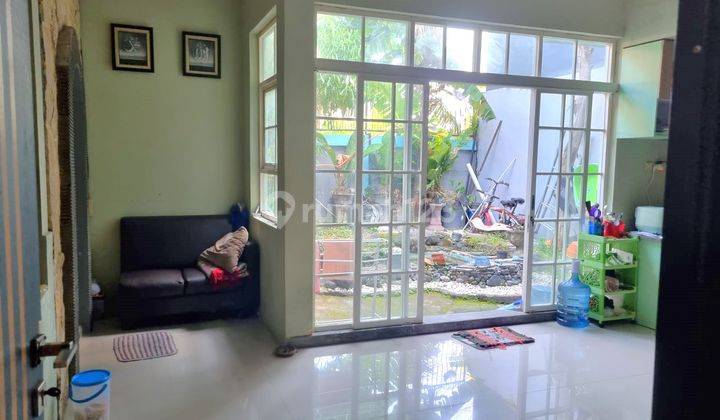 Rumah 2 Lantai Siap Huni di Surabaya Barat 1