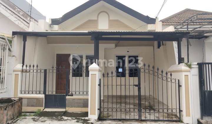 Rare Find! Rental House in Wonorejo Permai with a Mature, Quiet, Neat, and Well-Organized Environment - Not a Heavy Traffic Area