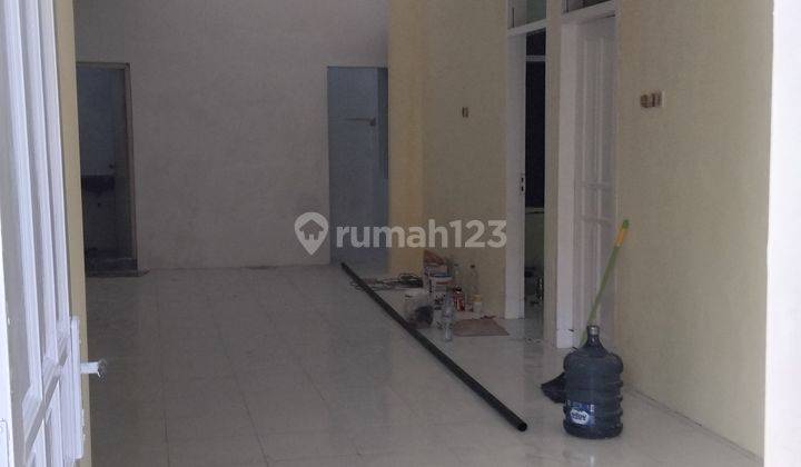Disewakan Rumah Second model lama sudah renov di area karang empat Surabaya 2