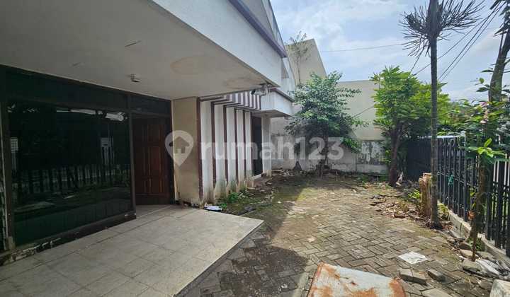 Dharmahusada Indah South Surabaya House 15X30 Freehold Title Premium Location City Center 2