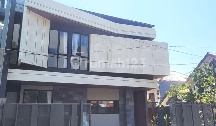 Luxury Design New House with Strategic Location in Manyar, Surabaya 2