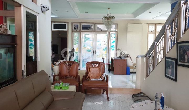 Rungkut Asri East Surabaya House 10x20 2 Floors Well Maintained Freehold Title Near Transmart Super BU 2