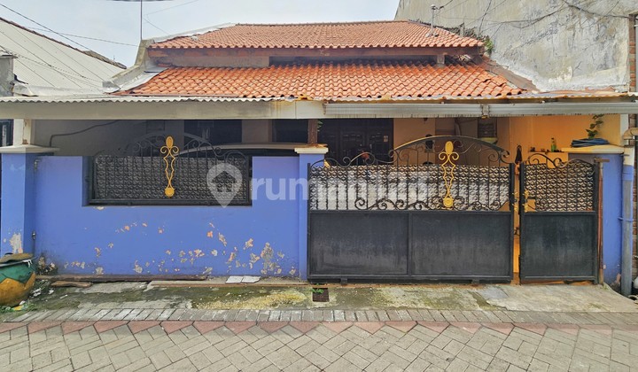 Jual Cepat - Rumah Luas di Bratang Gede Surabaya Jual Cepat - Rumah Luas di Bratang Gede Surabaya