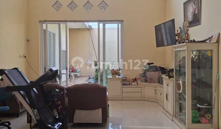 Rumah Medokan Asri Surabaya Timur Renov Total 2 Lantai 13x27 Minimalis Siap Huni Dpn Taman Harga BU