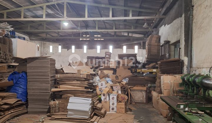 Medokan Asri Rungkut East Surabaya House 13x30 Freehold Title, Suitable for Warehouse, Workshop, Garage, etc. Land Price Calculated at 7 Million Rupiah per Square Meter.