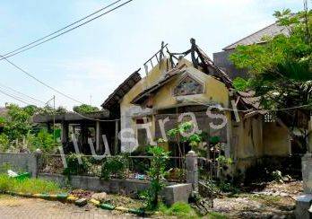 Rumah Lama Hitung Tanah di Nol Jalan Deretan Raya Wiyung Surabaya 1