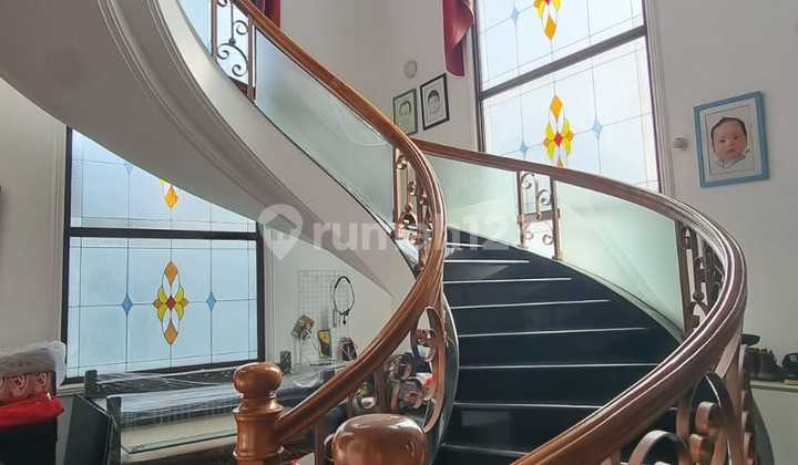 3-Story Ready-to-Occupy Hook House in Permata Buana, Negotiable Until Deal 2