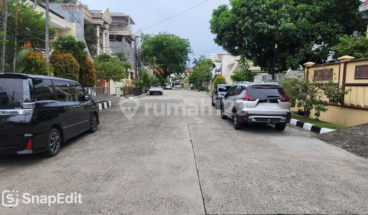 Rumah 3 Lantai Di Green Garden Siap Huni, Harga Di Bawah Njop