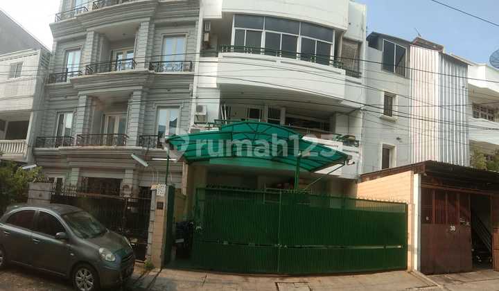 Rumah 4 Lantai Siap Huni, Cocok Untuk Hunian Atau Usaha