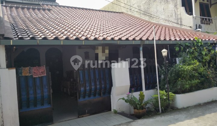 Rumah Siap Huni Dekat Taman Bermain Dalam Komplek Nempel Jalan Juanda Depok
