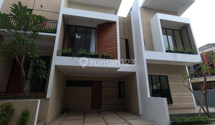 Townhouse 4 Lantai Split level di Condet Jakarta Timur  1