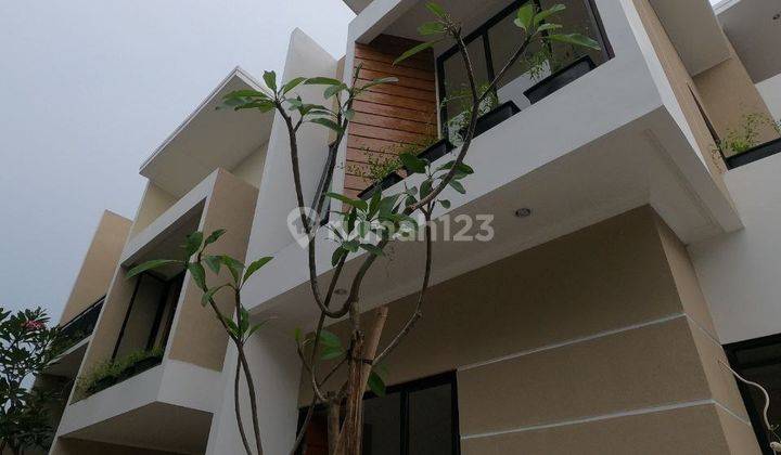 Townhouse 4 Lantai Split level di Condet Jakarta Timur  2