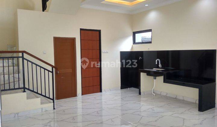 Townhouse 4 Lantai Split level di Condet Jakarta Timur  2