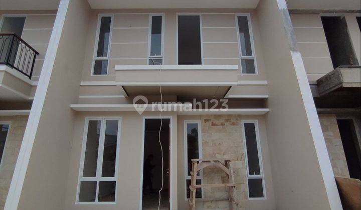 Rumah 2 lantai modern minimalis di Pamulang  1