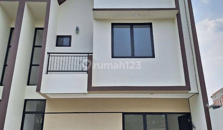 Rumah 2 lantai Model Skandinavian di Pusat kota Tangerang Selatan  1