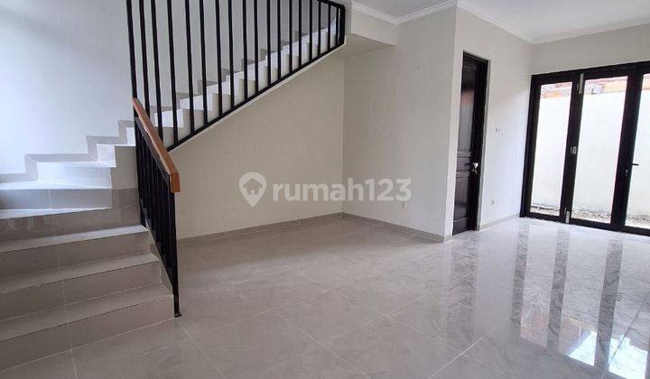 Rumah 2 lantai model Skandinavian dekat tol Pamulang 2