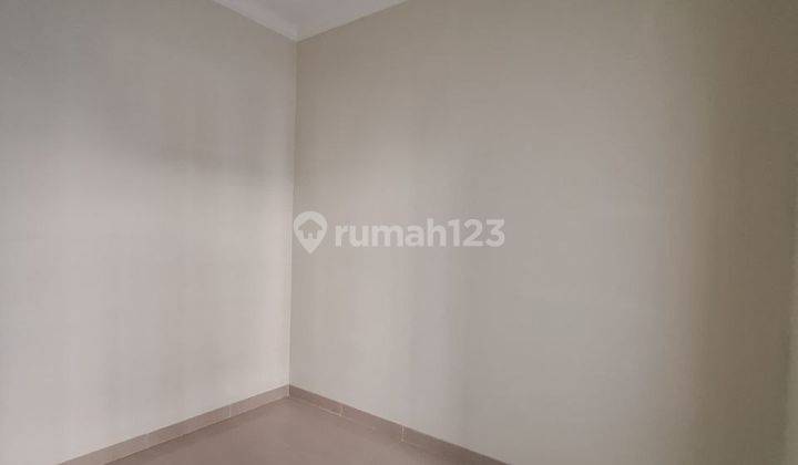 Rumah 2 Lantai Baru Dekat Stasiun Depok 2