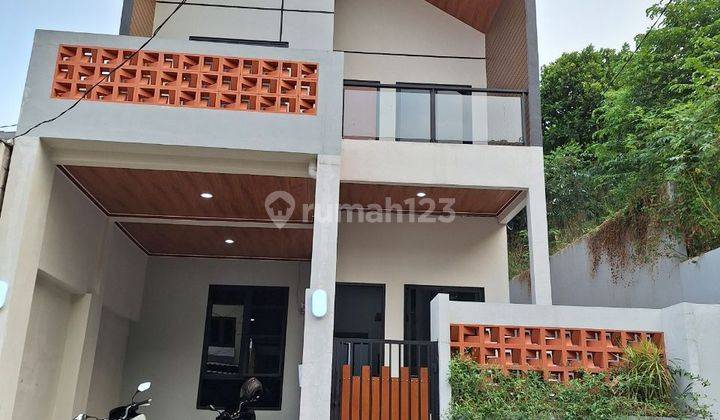 Rumah 2 lantai hook model Skandinavian dalam perumahan di Pamulang  1