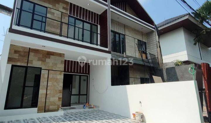 Rumah 2 lantai Modern Minimalis di Pondok Ranggon Jakarta Timur  1