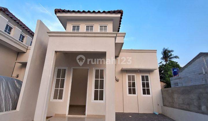 Rumah 1 Lantai Rasa 2 Lantai Model Klasik Modern Bambu Apus Pamulang 2