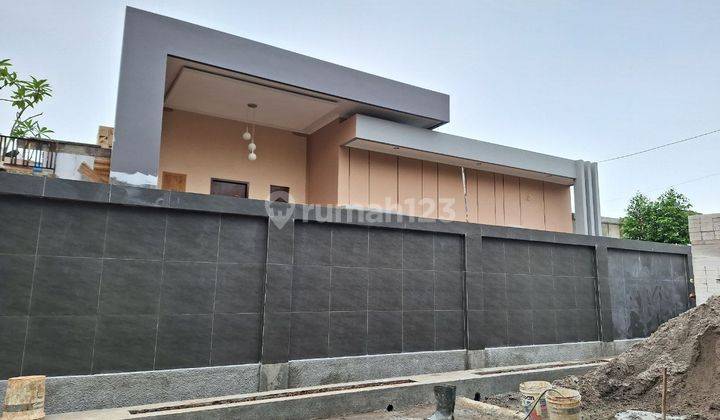 Rumah Hook Super Mewah Dekat Halte Busway Adam Malik 1