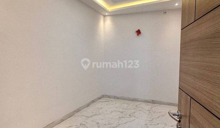 Townhouse 3 Lantai Milenial Di Utan Kayu Matraman, Jakarta Timur 2