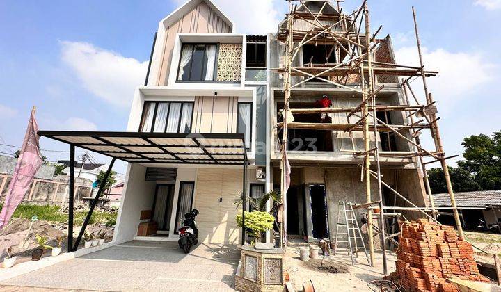 Hunian 3 Lantai Premium Dengan Konsep Townhouse di Pejaten 2