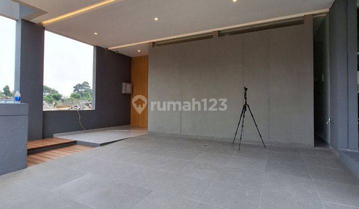 Rumah 2 lantai kontemporer split level pinggir jalan serpong  2