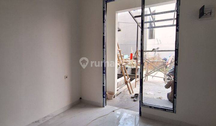 Rumah 2 Lantai Bagus di Serpong Tangerang Selatan 2