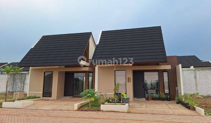 Hunian Mezanine Modern Pinggir Jalan Raya Cisauk Tangerang