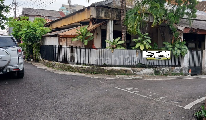 Di jual rumah murah di bawah Njop di Blok M 1