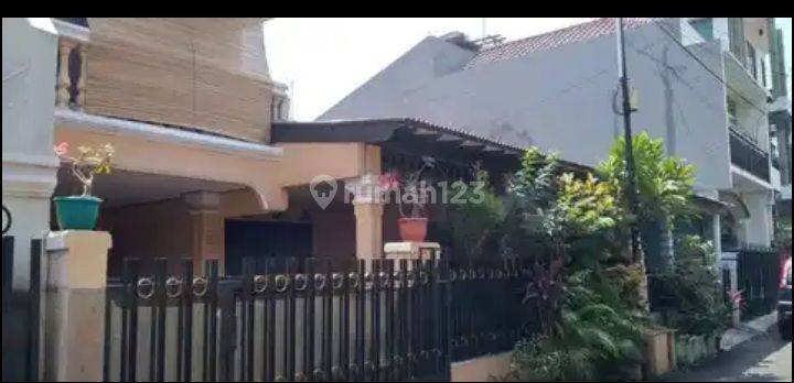 Di jual rumah bagus di Cempaka putih 2